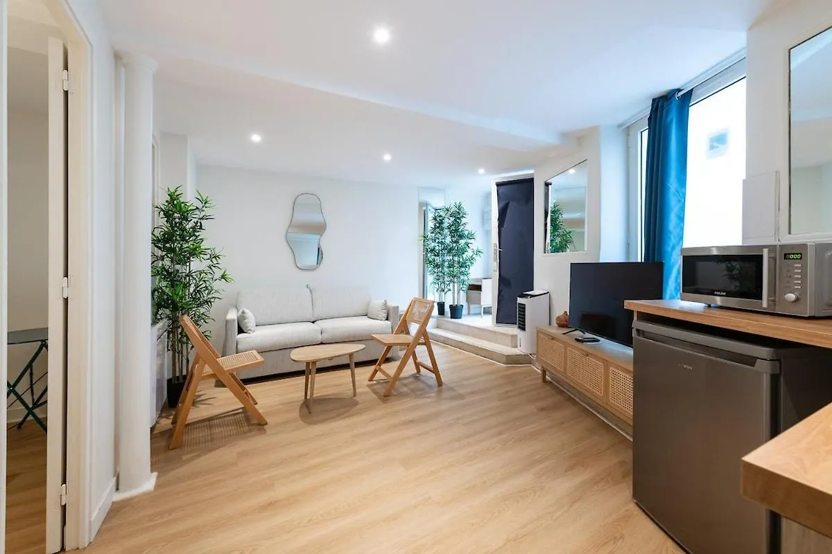 Avenue Breteuil Family - 11 Pers - Unique - Cosy Apartment Paris